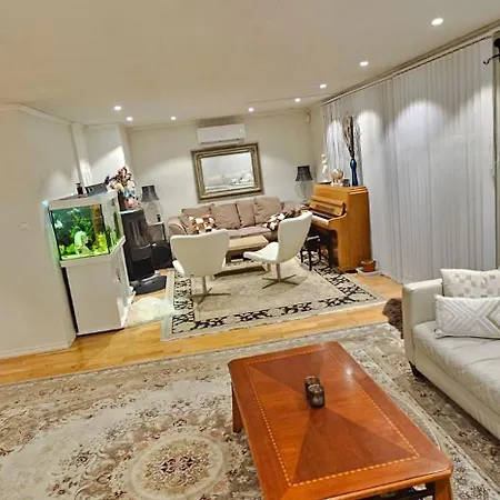 Spacious House With Stunning Mountain Views 베르겐