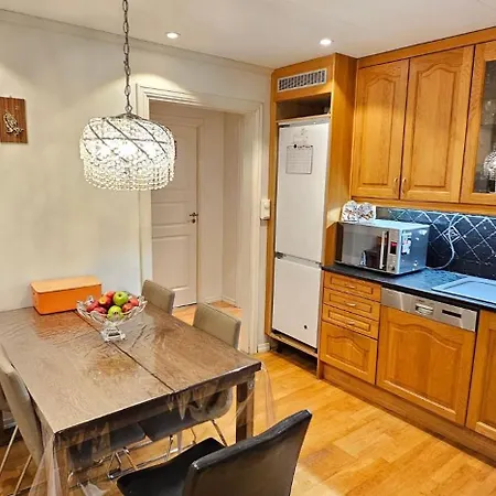 Spacious House With Stunning Mountain Views 펜션