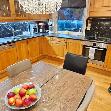 Spacious House With Stunning Mountain Views 펜션