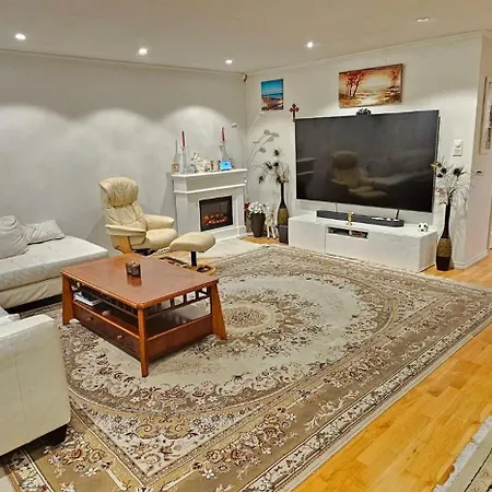 Spacious House With Stunning Mountain Views * 베르겐