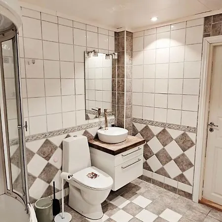 펜션 Spacious House With Stunning Mountain Views *