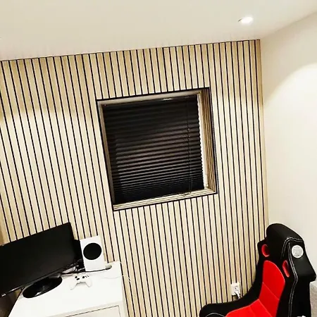 Spacious House With Stunning Mountain Views * 베르겐