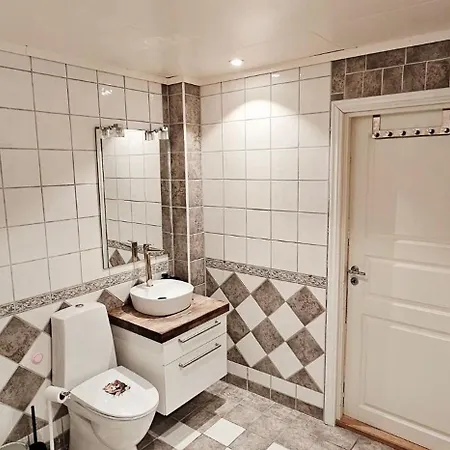 Spacious House With Stunning Mountain Views 베르겐