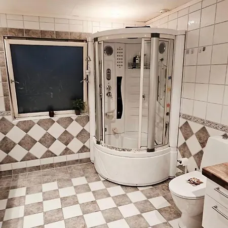 Spacious House With Stunning Mountain Views * 베르겐